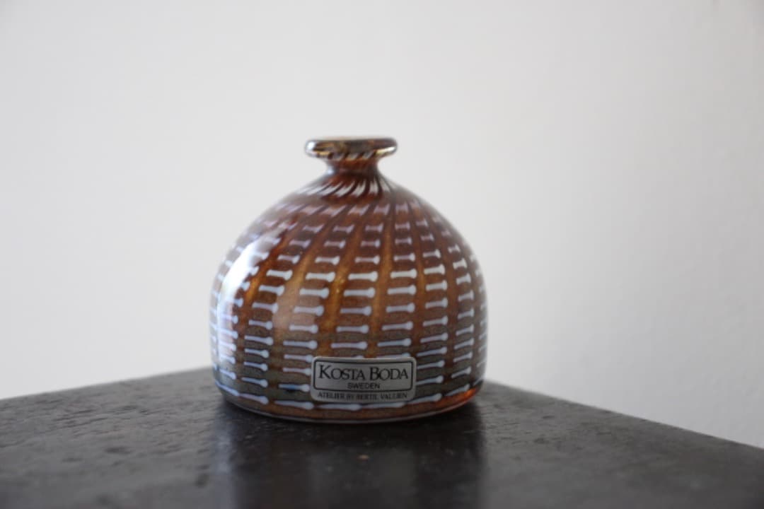 スウェーデン　コスタボダ　アーティストコレクション　バーティル・ヴァーリン　小瓶
