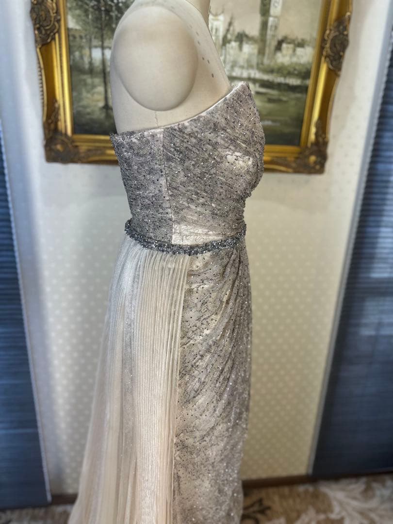 ★要プロフ確認★あなばら いづみ様 スパンコール装飾のシルバー系ドレス