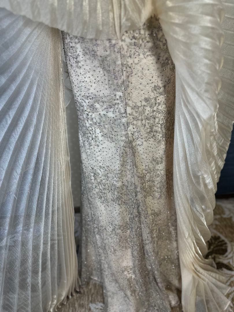 ★要プロフ確認★あなばら いづみ様 スパンコール装飾のシルバー系ドレス