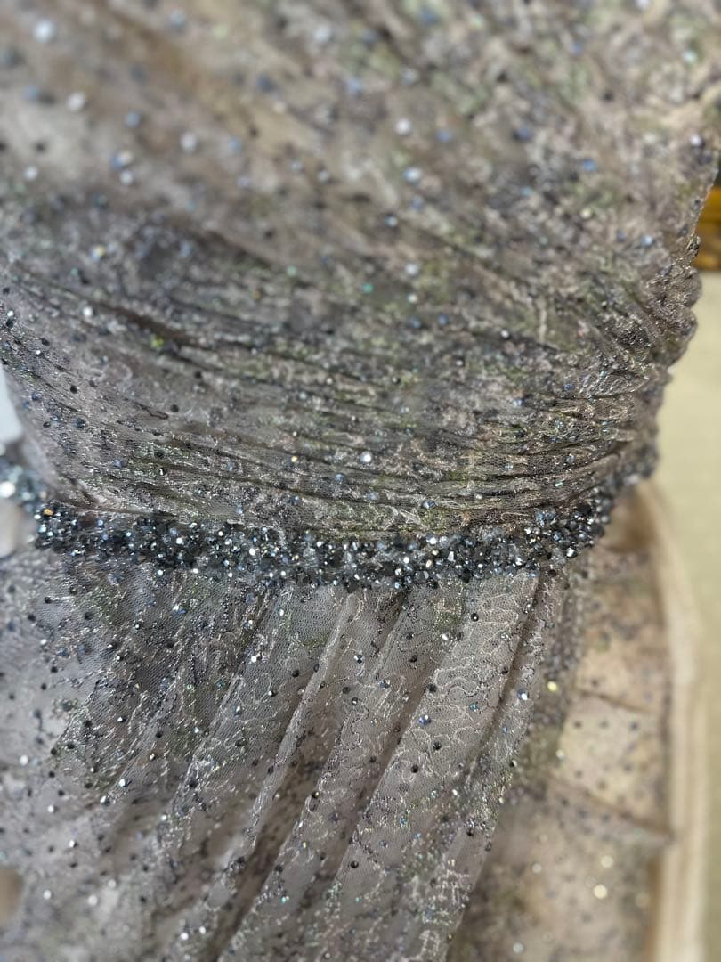 ★要プロフ確認★あなばら いづみ様 スパンコール装飾のシルバー系ドレス