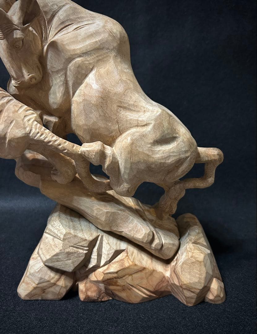 彫刻 木造 虎 牛 闘い 戦 木彫 オブジェ 置物 美術