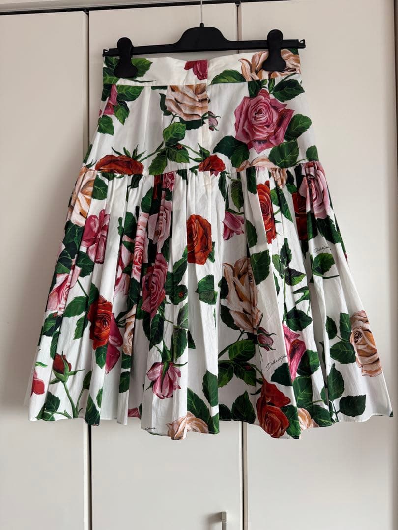 ドルチェ＆ガッバーナ　フレアスカート ひざ丈　薔薇　42