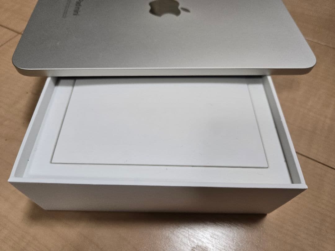 Apple iPad mini A17pro 本体と箱付き