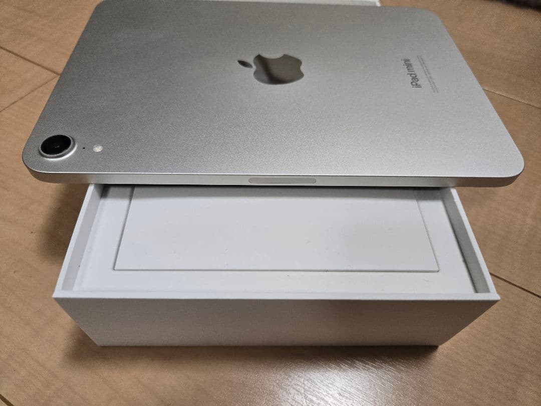 Apple iPad mini A17pro 本体と箱付き