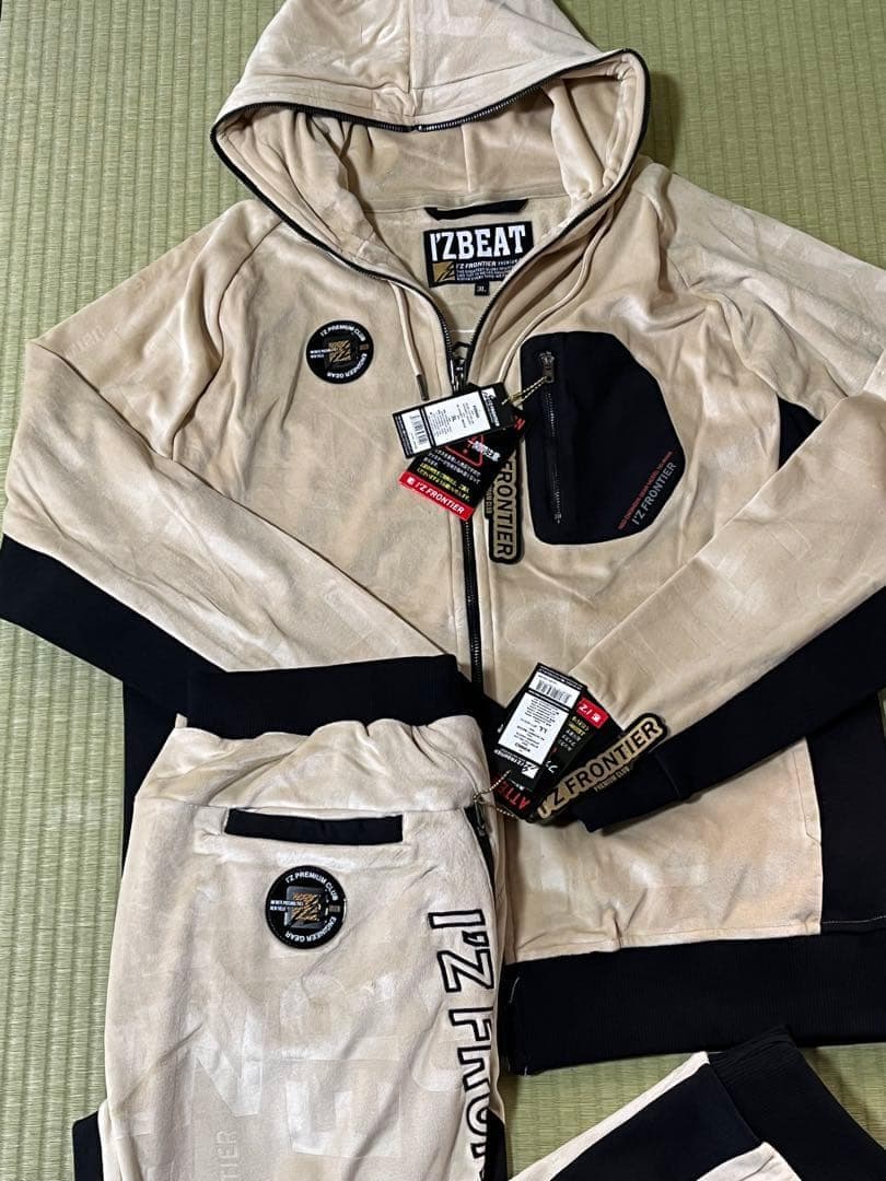 最後の１点　新品未使用　アイズフロンティア　9968　9963　ベロア　ベージュ