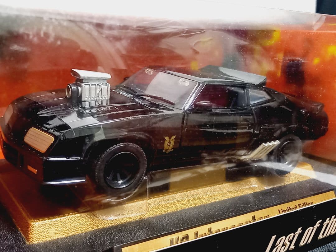 マッドマックス V8 インターセプター1/24ミニカー