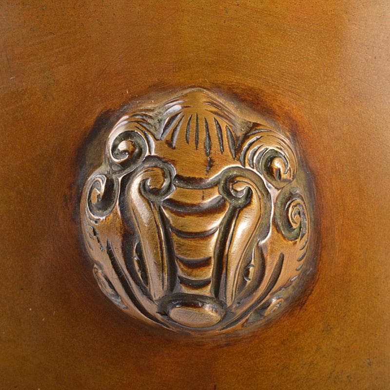 金屋五郎三郎 　宣徳銅　双耳花文　三足火入　共箱　F　R7007