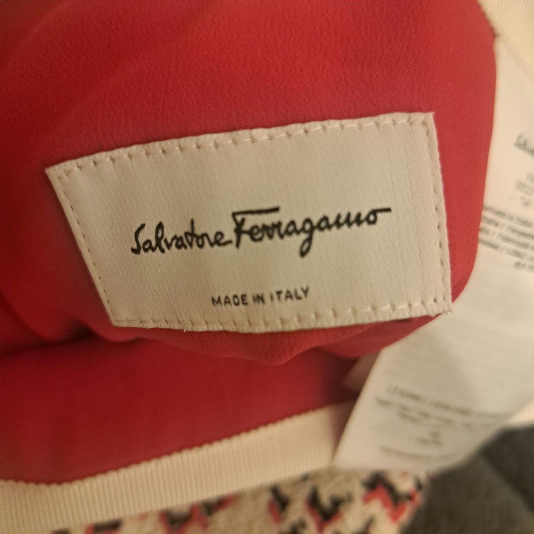 サルバトーレフェラガモ　ツイード　スカート