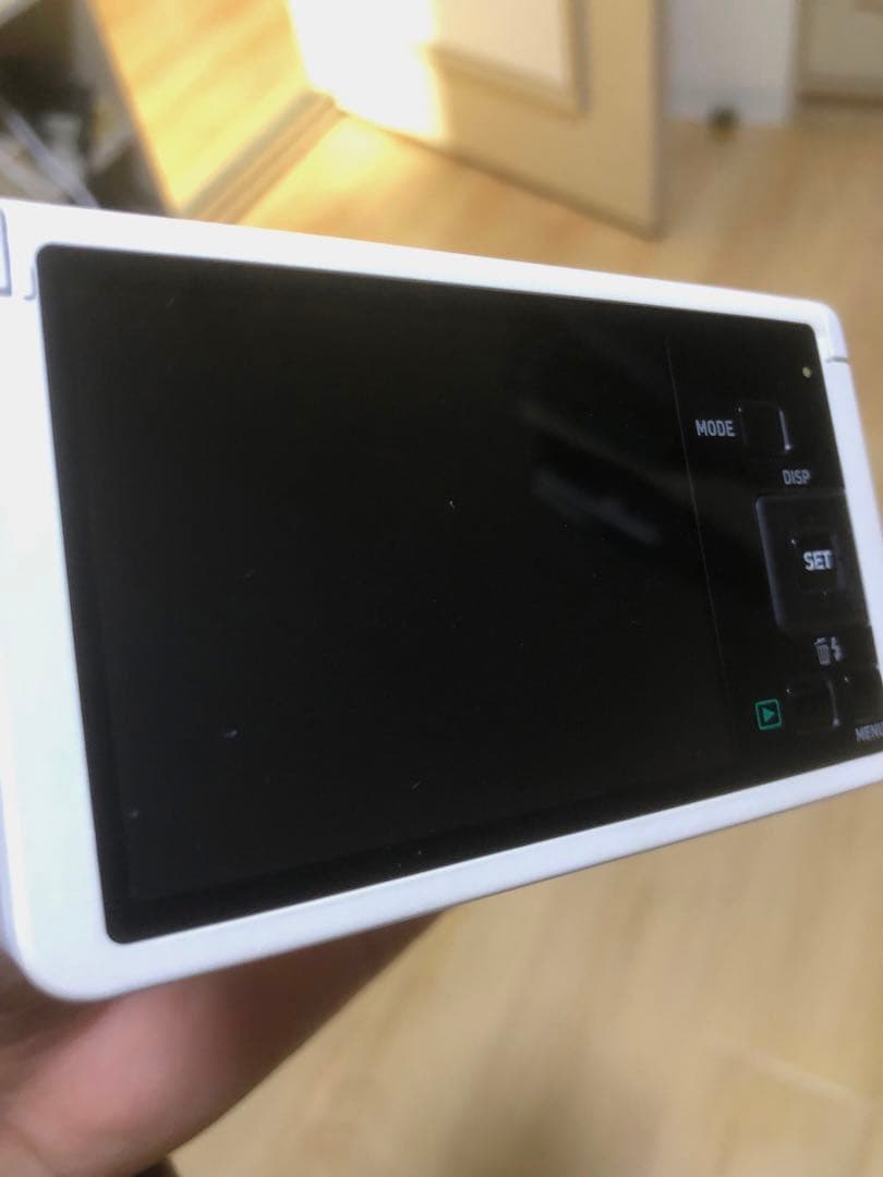 CASIO EXILIM デジタルカメラ　EX-ZR70 充電器付き