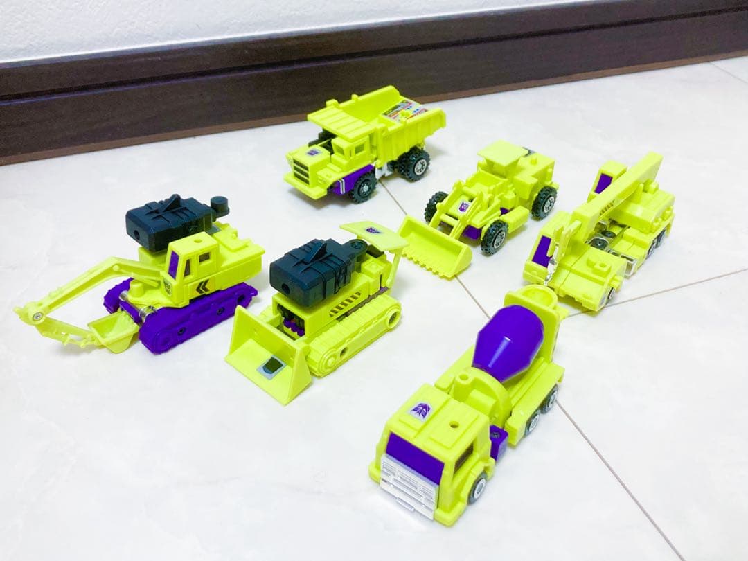 トランスフォーマー G1 デバスター