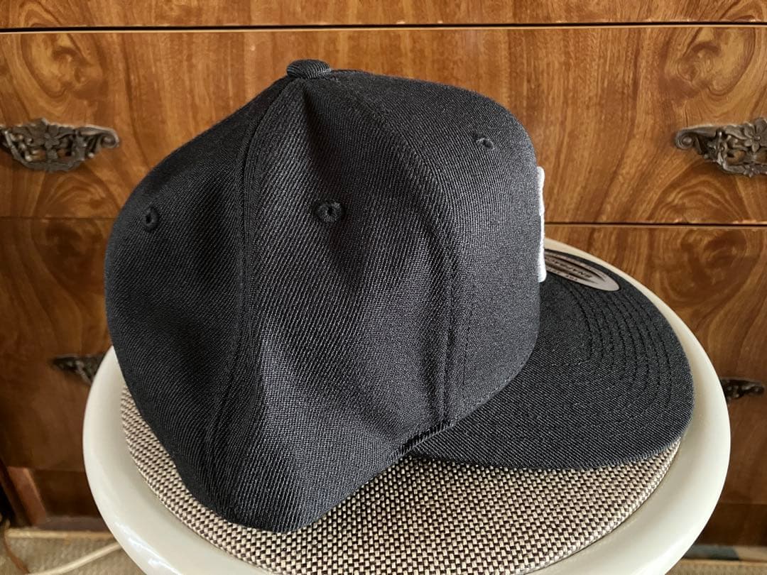 JESSE J's Logo Snapback Cap Black キャップ