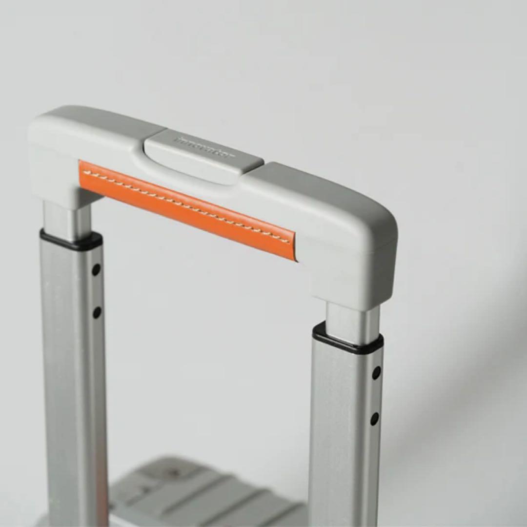 イノベーター アルミスーツケース シルバー INV5811STP キャリーケース