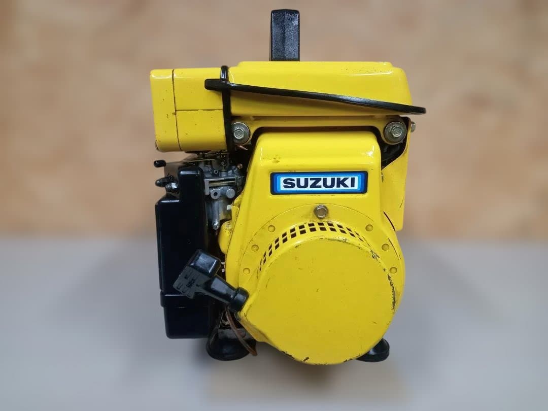 SUZUKI　スズキ　エンジン発電機　SE700A