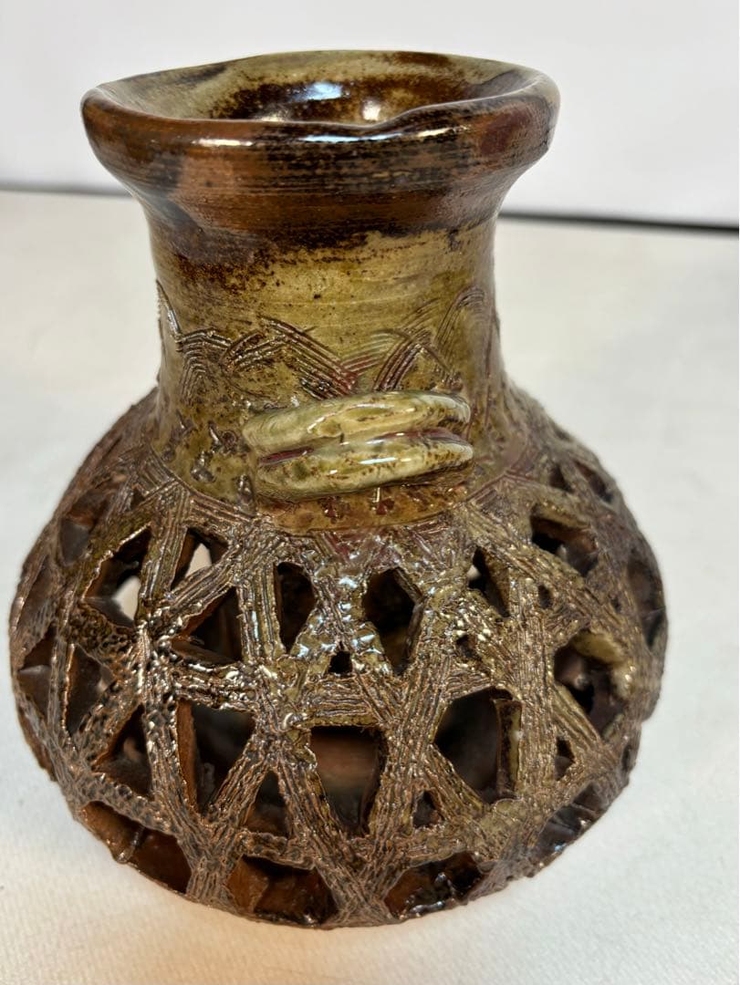 透かし彫り模様　壺型 一輪挿し　3点セット