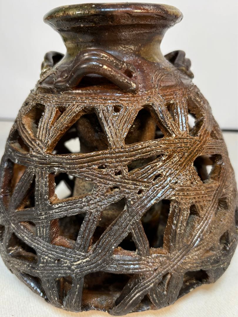 透かし彫り模様　壺型 一輪挿し　3点セット