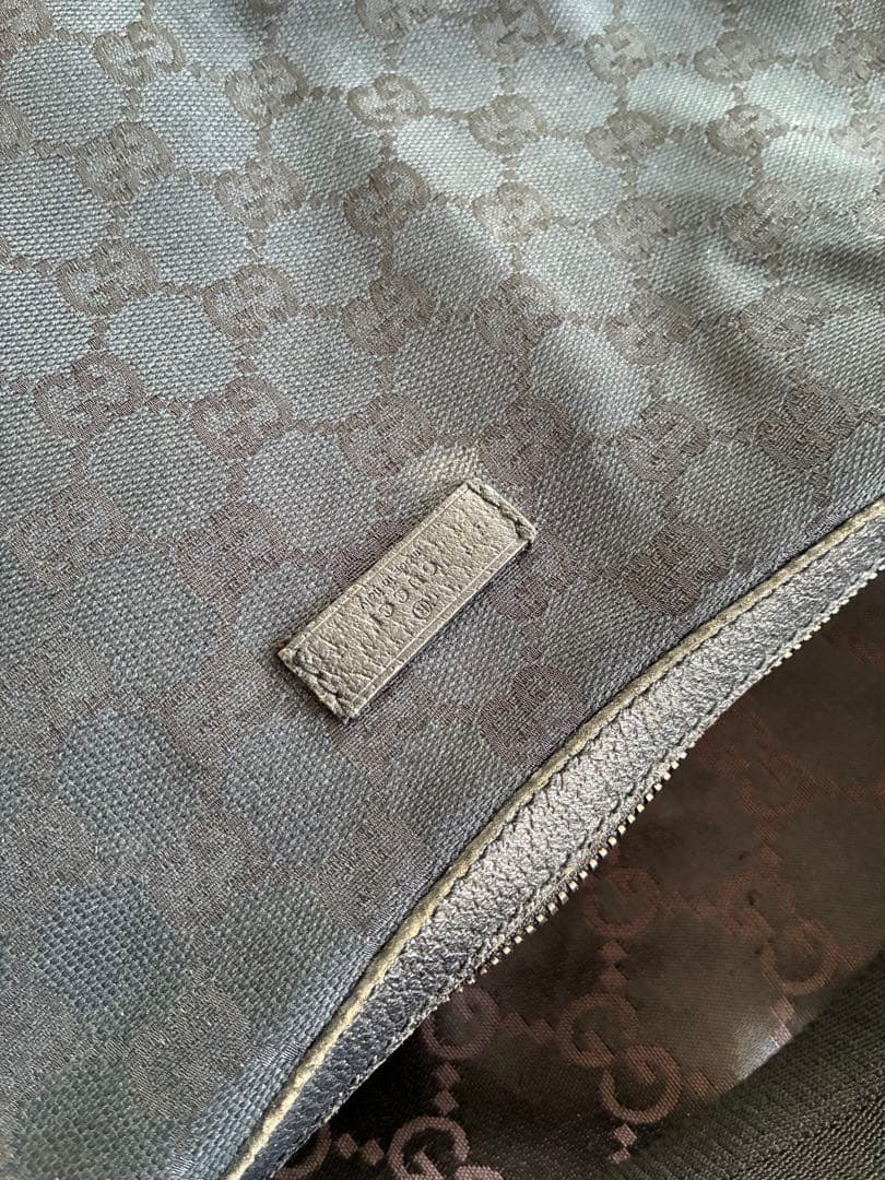 グッチ ハーフムーン ショルダーバッグ ロゴプレート GGキャンバス 黒