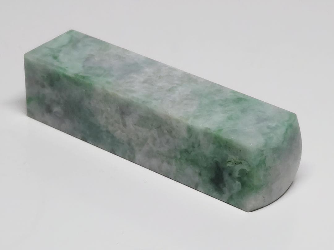 印材・角⑦ 43g 翡翠 ヒスイ 鑑賞石 原石 自然石 誕生石 鉱物 水石