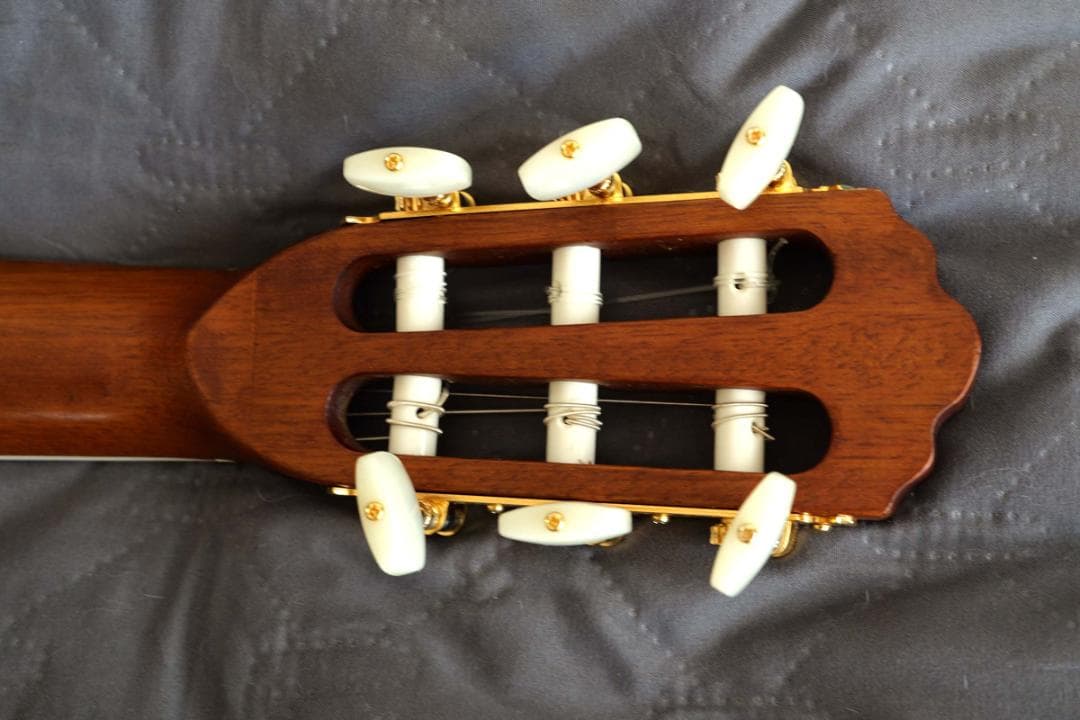 Master Graft BK ミニエレアコ　ガットギター ペグGOTOH交換