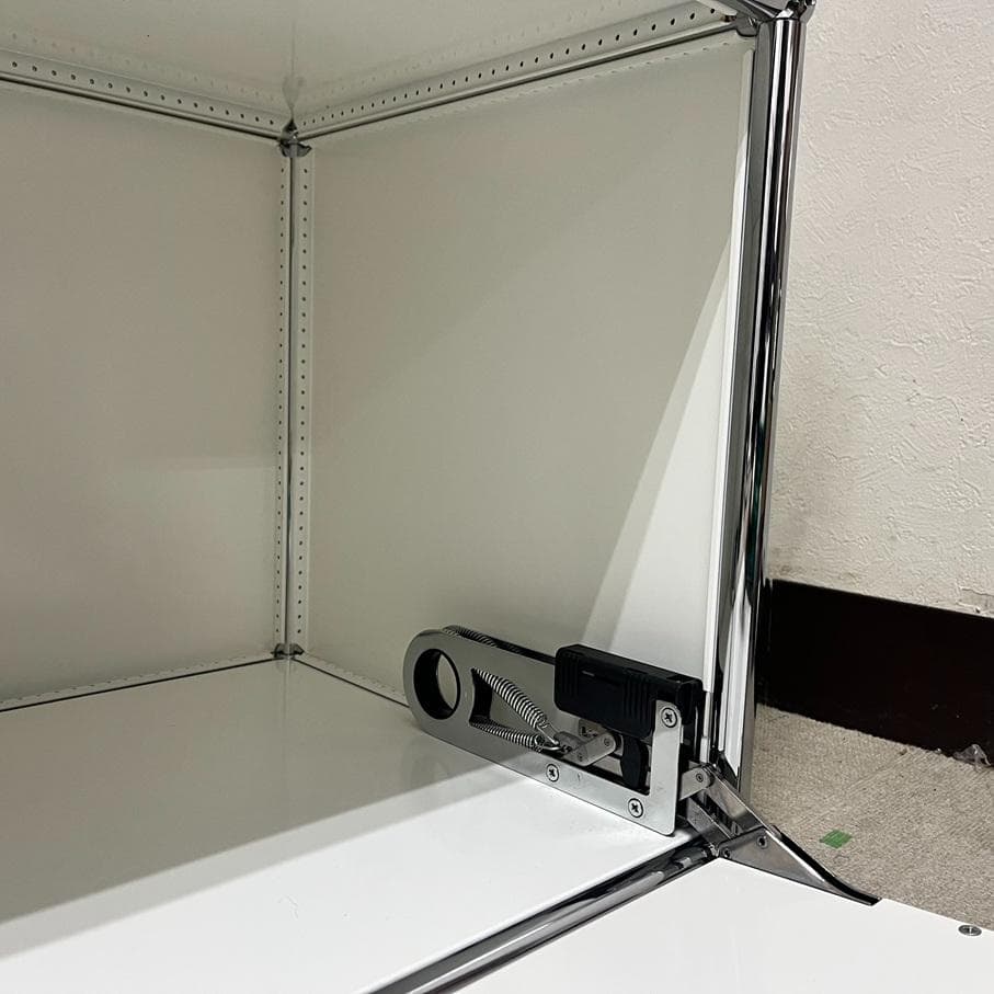 ★正規品★USMハラー 鍵付サイドボード ソフトクローズ仕様 白色