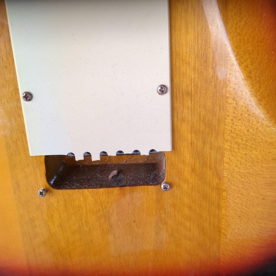 ストラトキャスター タバコ サンバースト すぐ弾けます