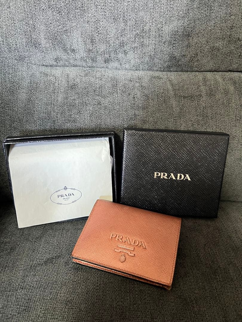 PRADA プラダ 財布