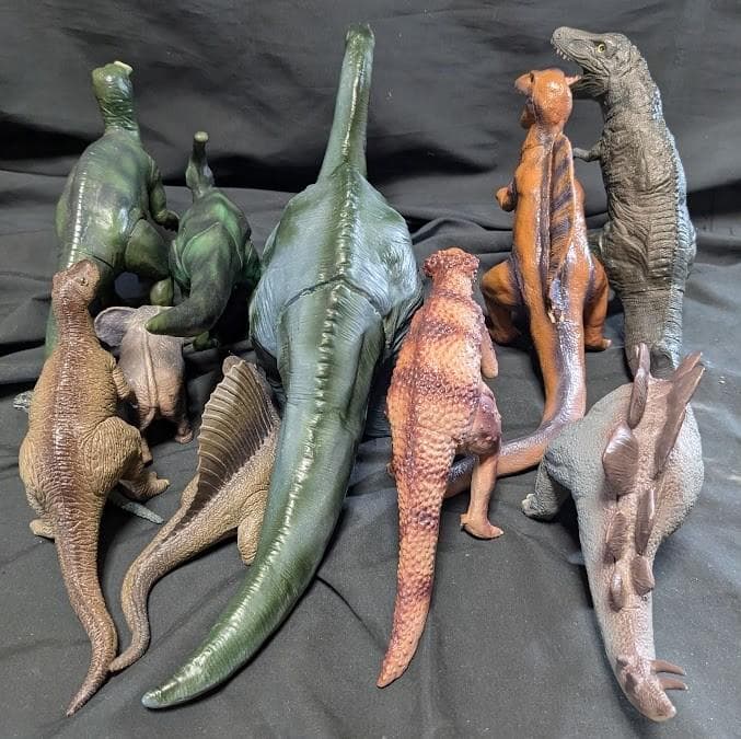 昭和レトロ恐竜（ツクダホビー）ソフビフィギュア９体セット＋２