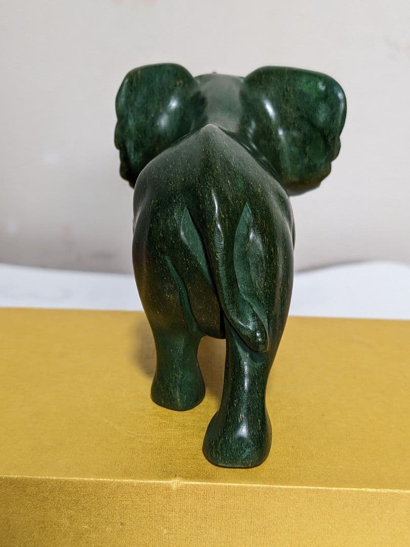♦VERDITE バーダイト 象彫刻置物飾り 南アフリカ共和国産 宝飾品 レア物