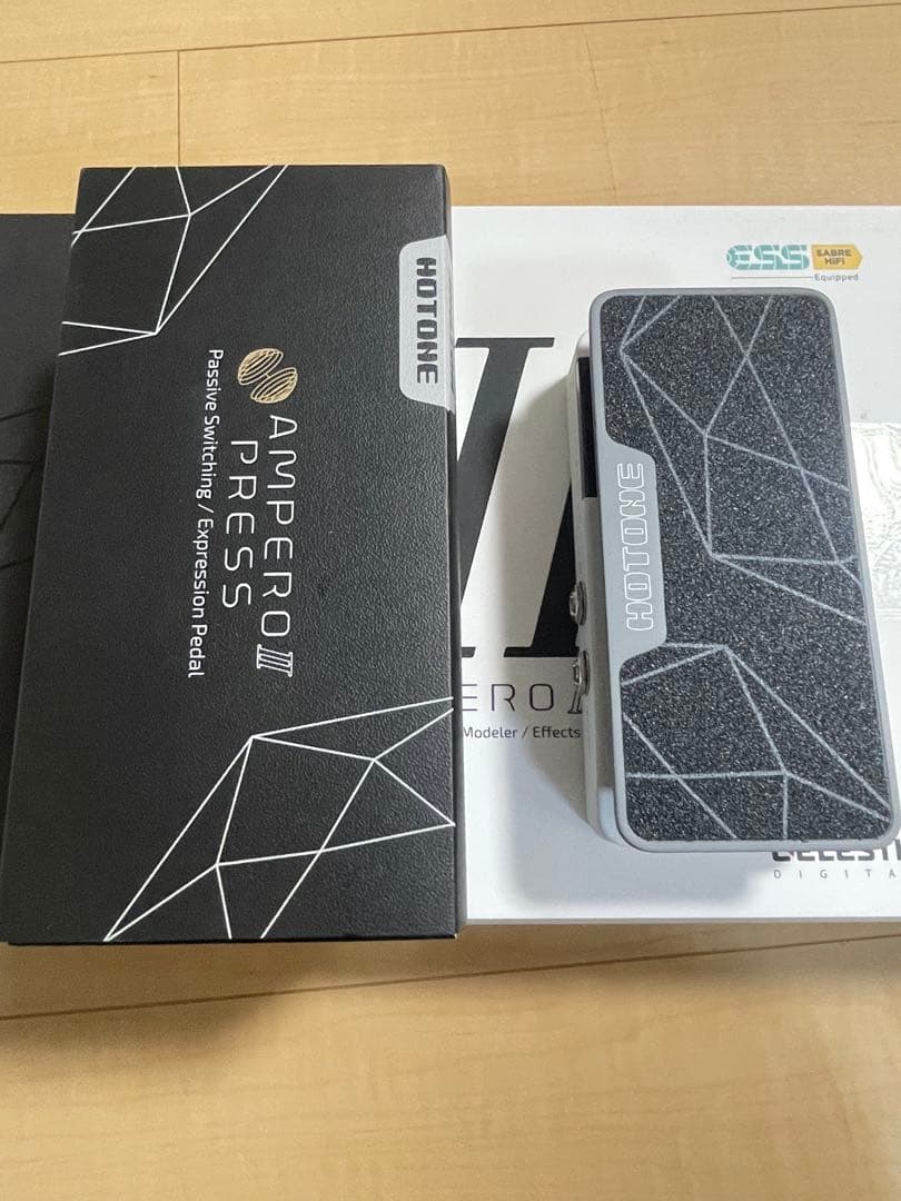 Hotone Ampero II Stage ペダル付き