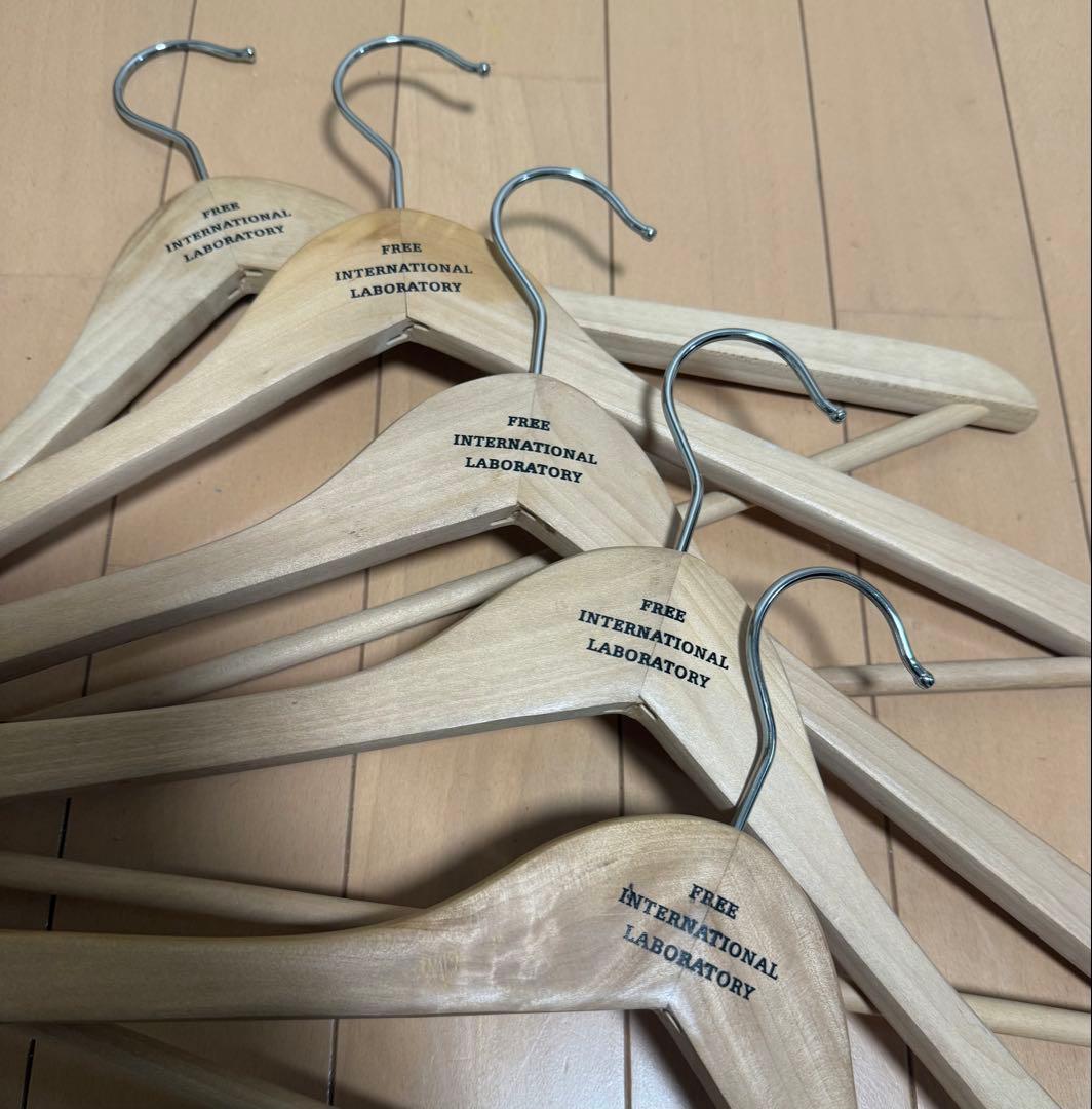 visvim木製　ハンガー　ビズビム　ヴィズビム　小物　ウッドハンガー