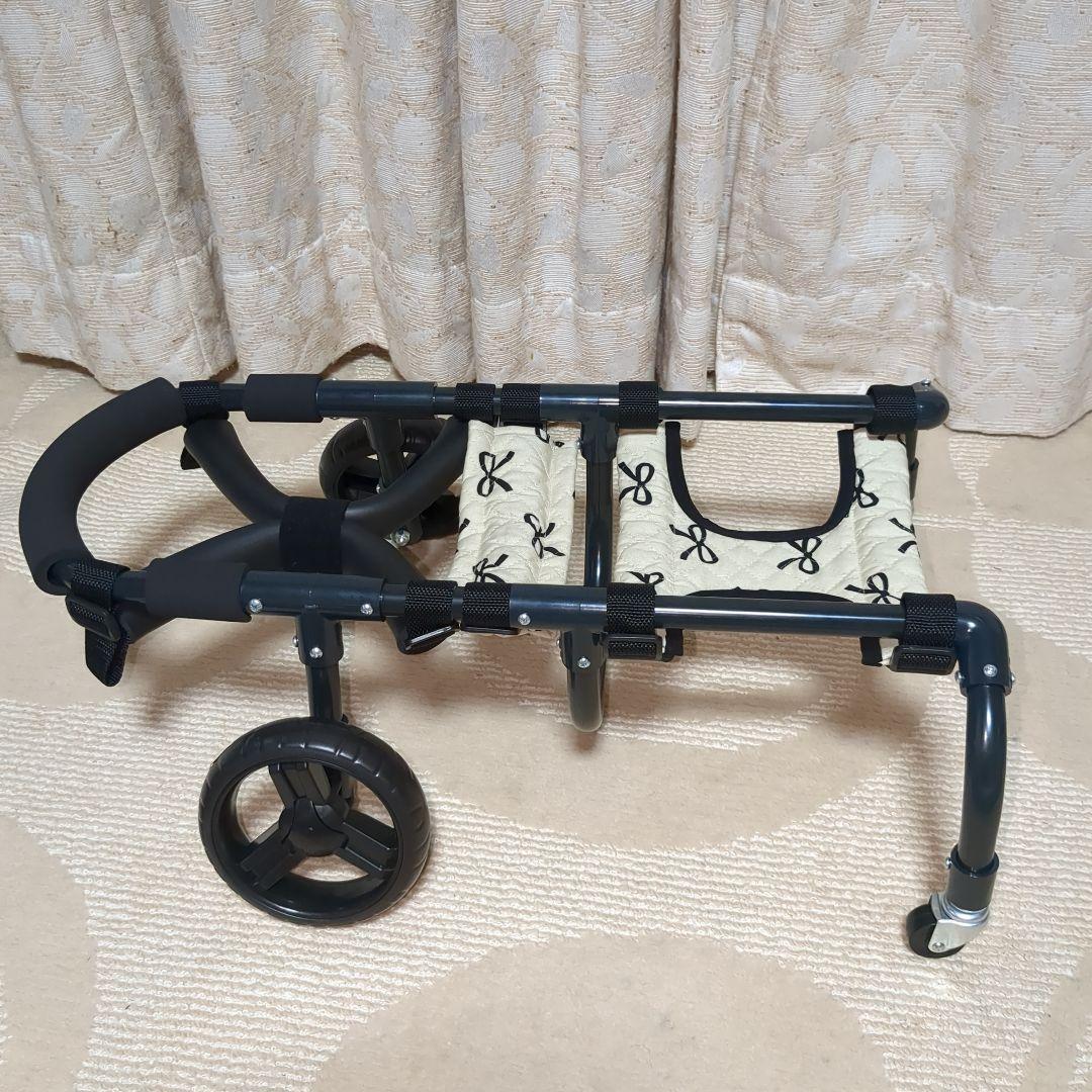 M.ダックス等4輪　リハビリ　食事補助　犬用車椅子　介護用　犬の歩行器