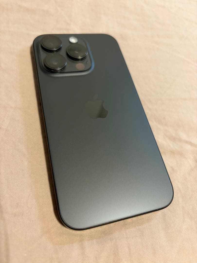 【超美品】iPhone15Pro 256gb ブラックチタニウムSIMフリー