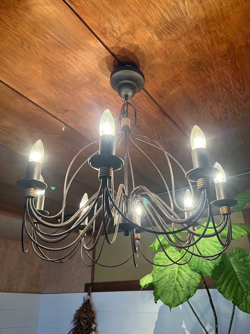 ブラックシャンデリア 8灯 モダンデザイン