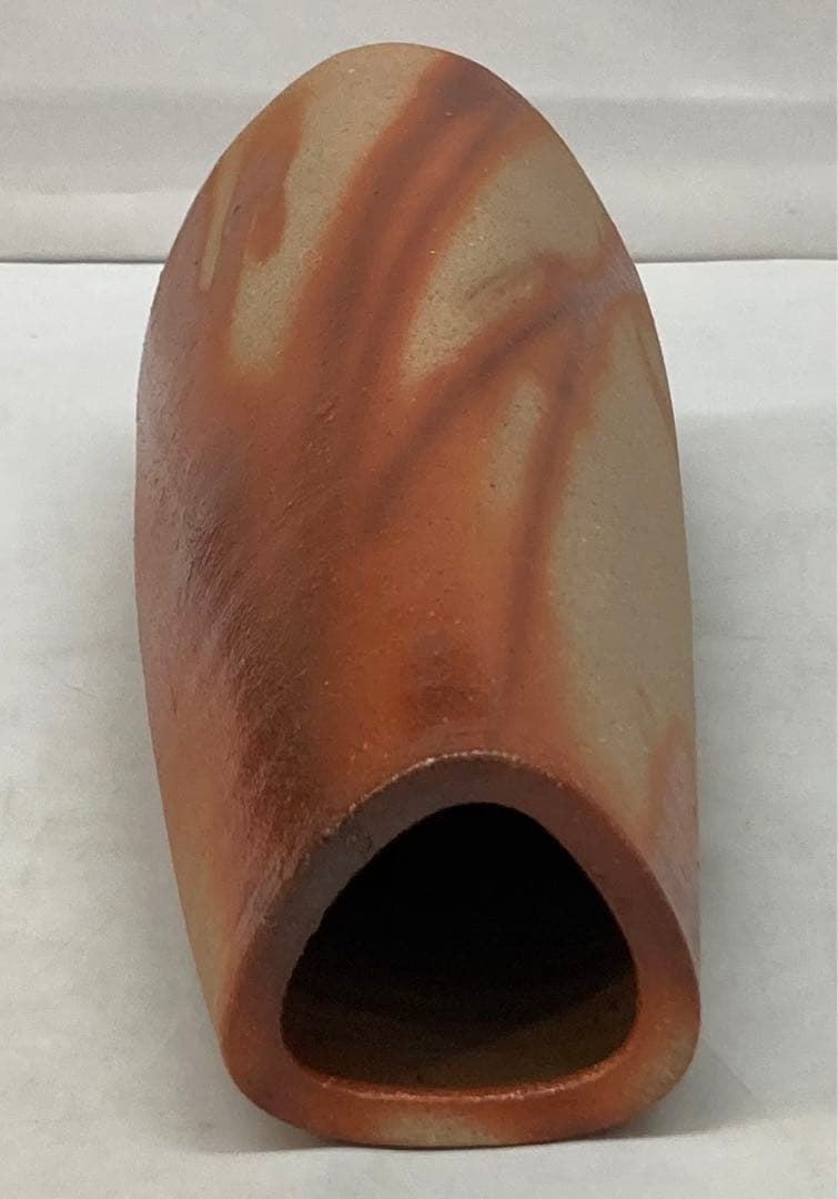 B117b  山本雄一造「備前　三方花入」共布共箱　山本陶秀の長男　緋襷　岡山