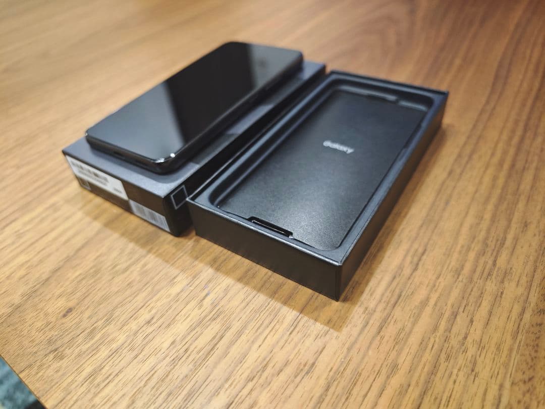 Galaxy S22 SCG13 256GB ファントムブラック