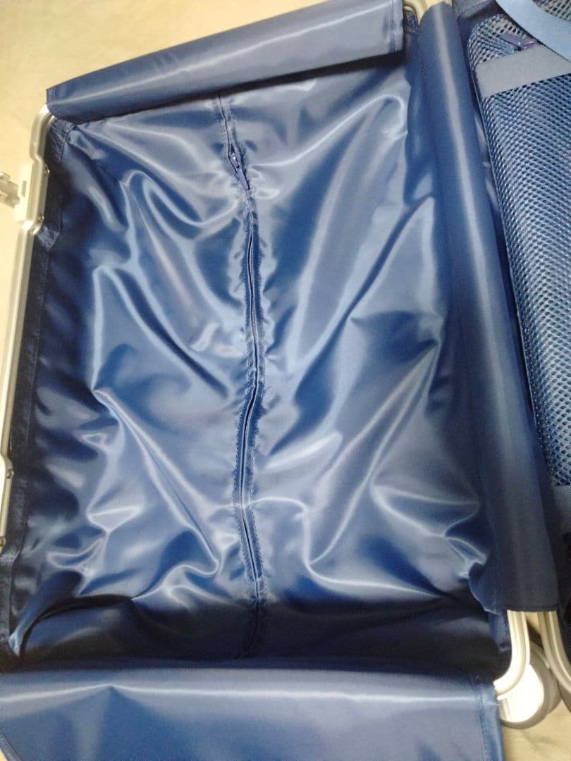 シルバー アルミニウム製 キャリーケーススーツケース機内持込対応