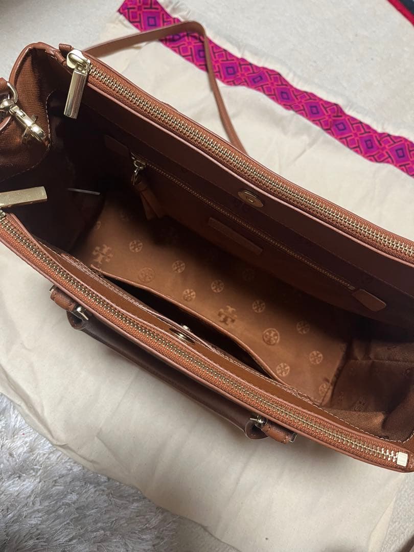 トリーバーチ　ブラウン トートバッグ ショルダーストラップ付き