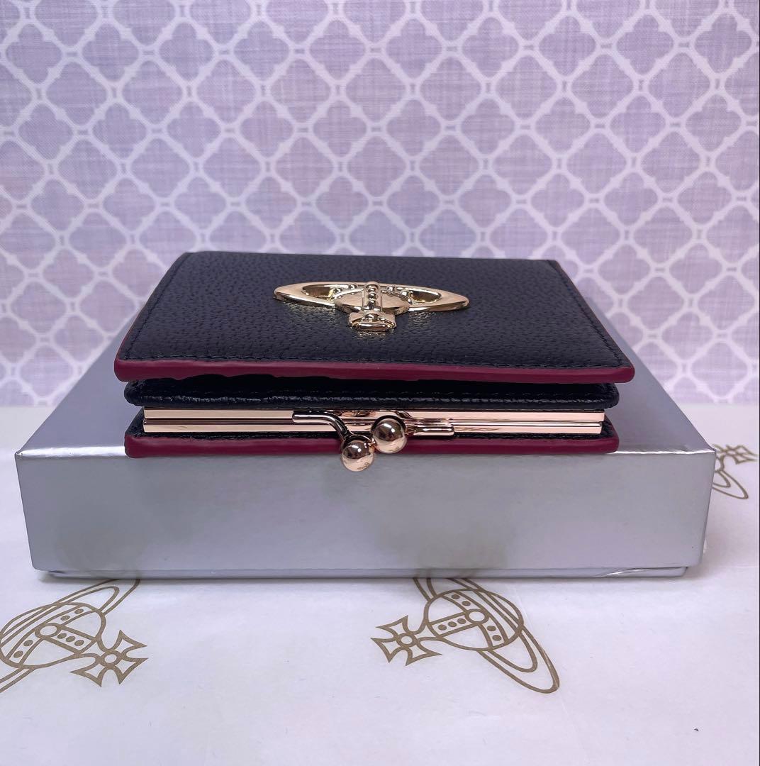 【最新☆ショッパー付】高級感 ヴィヴィアン・ウエストウッド 折財布 黒