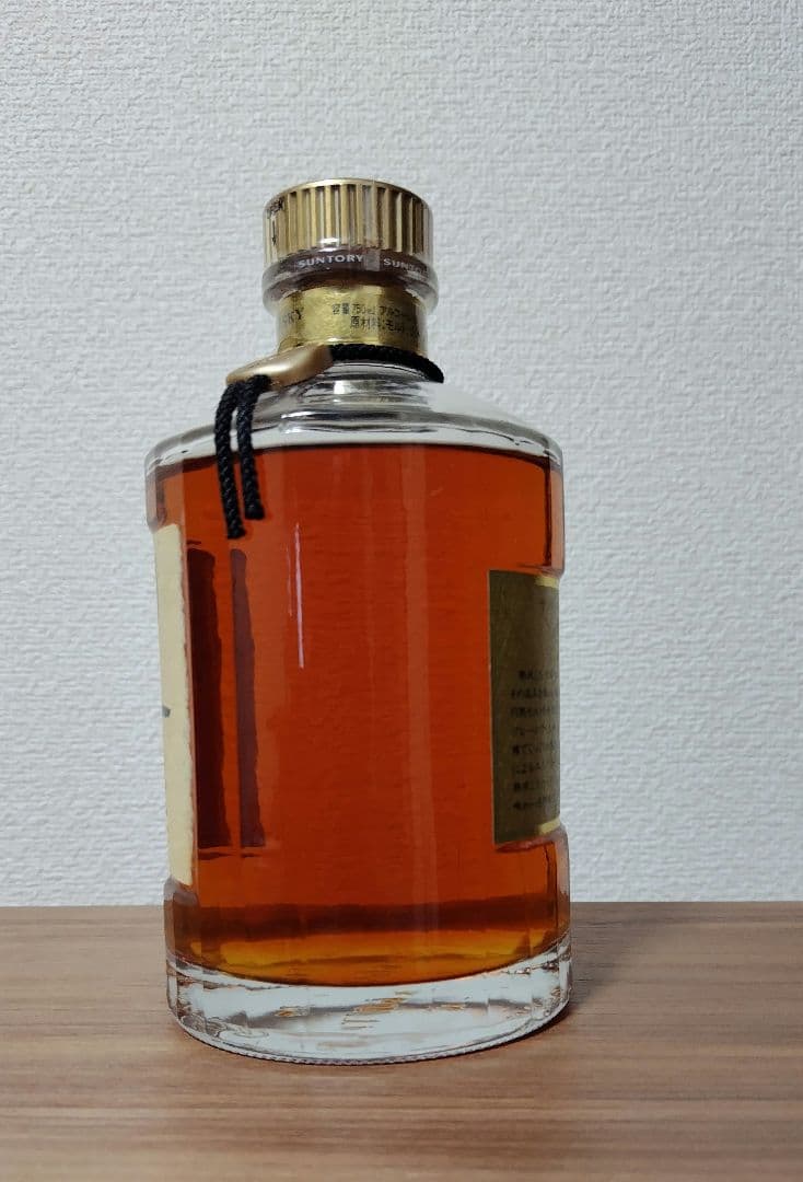 マン樣用　サントリー響　裏ゴールドラベル　年数表記無の希少古酒　写真追加しました