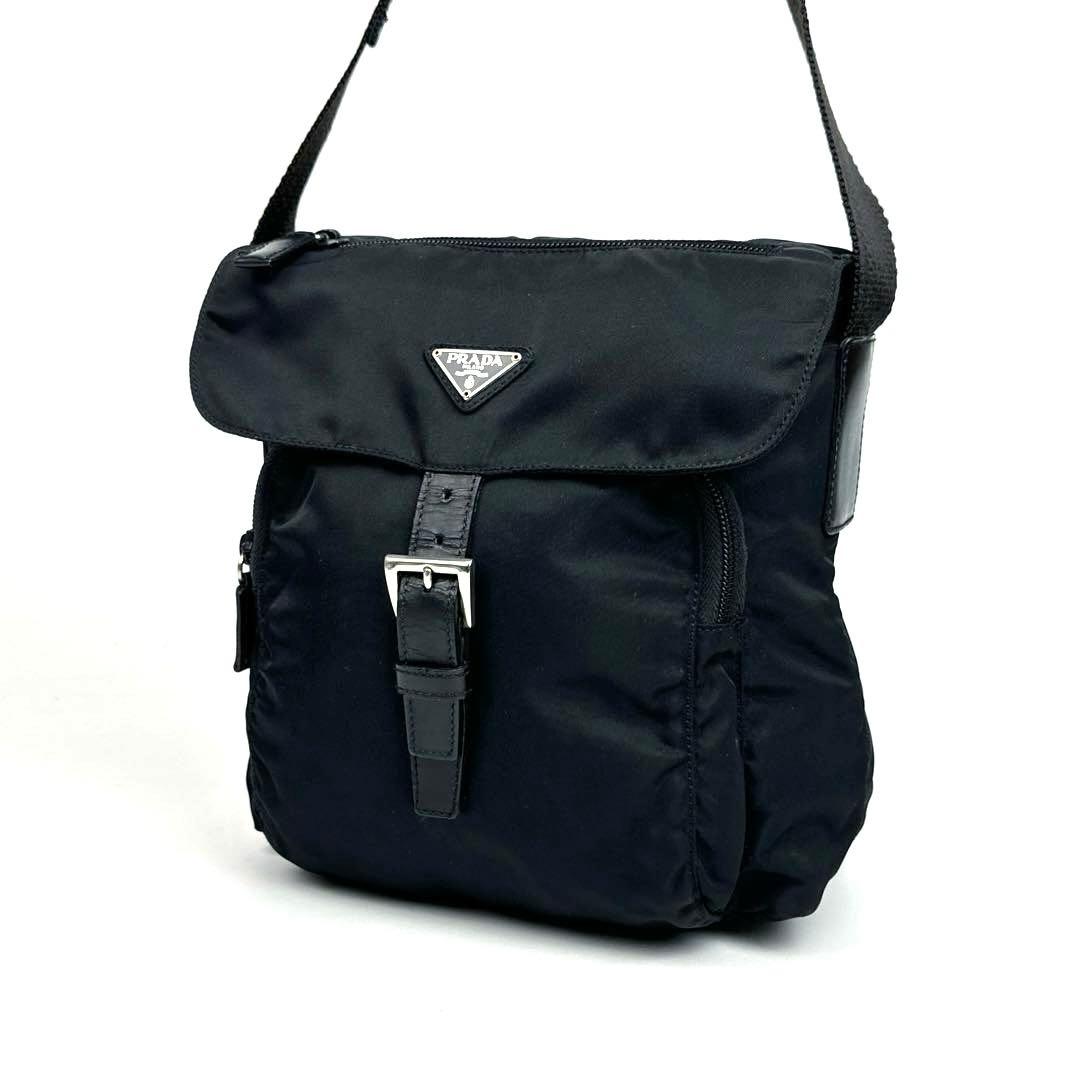 極美品 プラダ 三角ロゴ ショルダーバッグ シルバー金具 男女兼用 黒 ナイロン
