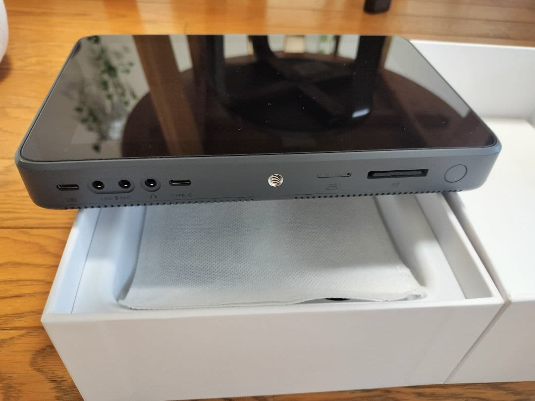 YoloBox Ultra ストリーミングタブレット