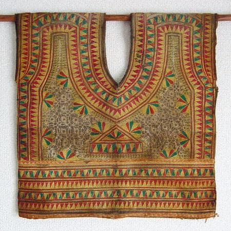 インドネシア　19世紀 スマトラ島の総刺繍ベスト　アンティーク