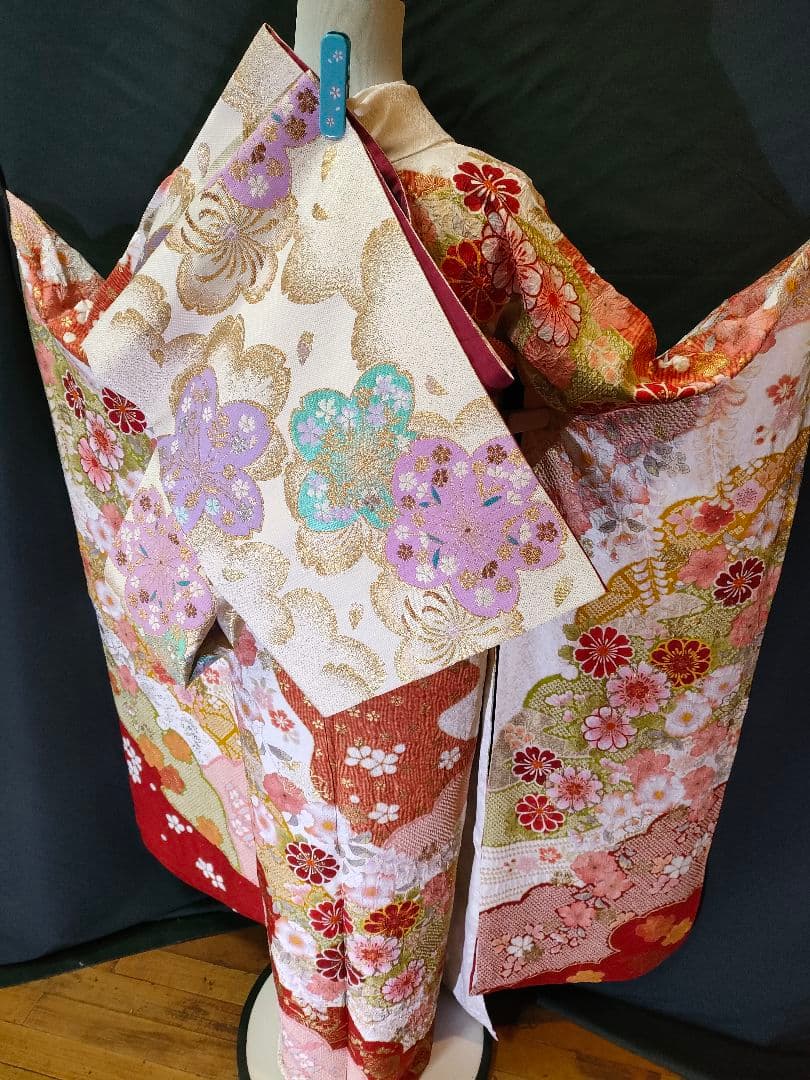 【お手続き中】絞り　疋田絞り　本振袖　古典柄　白系