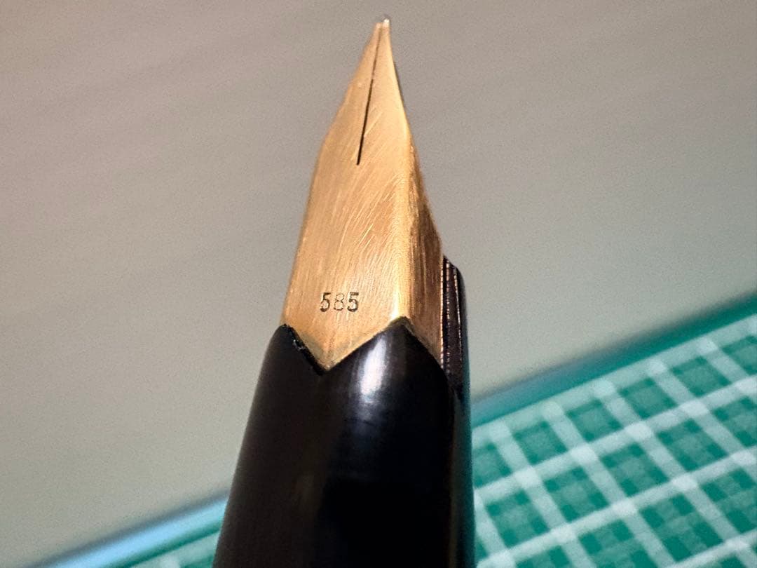 【匿名配送】モンブラン 万年筆　14金ペン