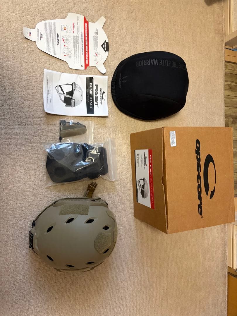 オプスコア　ヘルメット