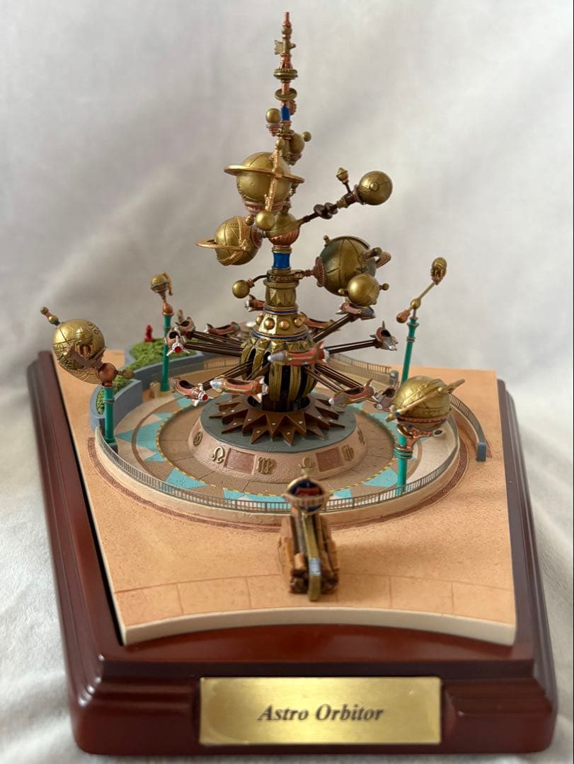 【岡崎宏】オルショウスキー Astro Orbitor フィギュア