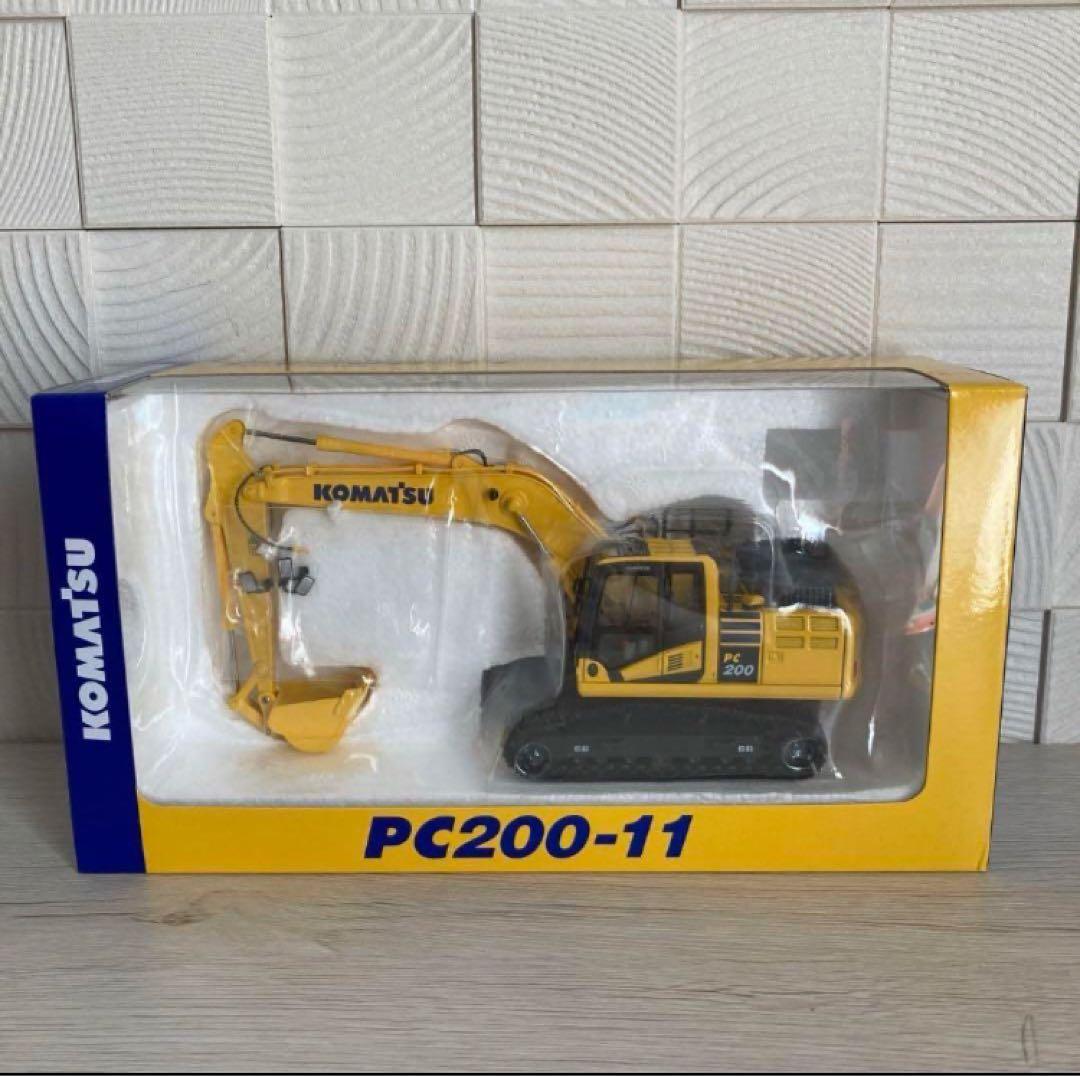 コマツ　油圧ショベルカー　非売品　PC200-11