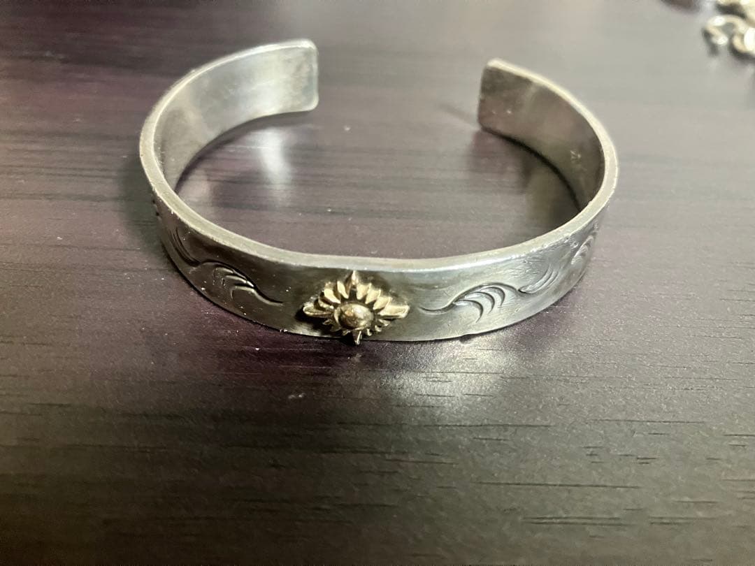 ARIZONA シルバー 彫刻入り バングル