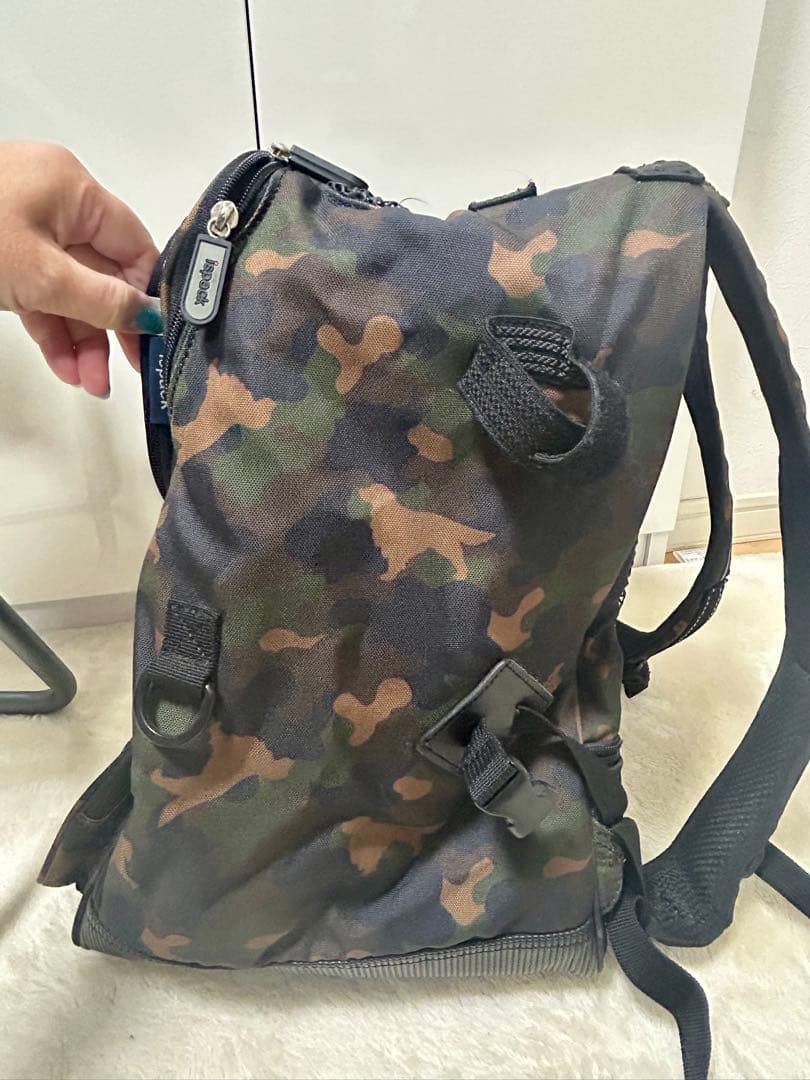 DOG DEPTキャリーバッグリュック　迷彩 カモフラ犬柄　　椅子付き分離可能。