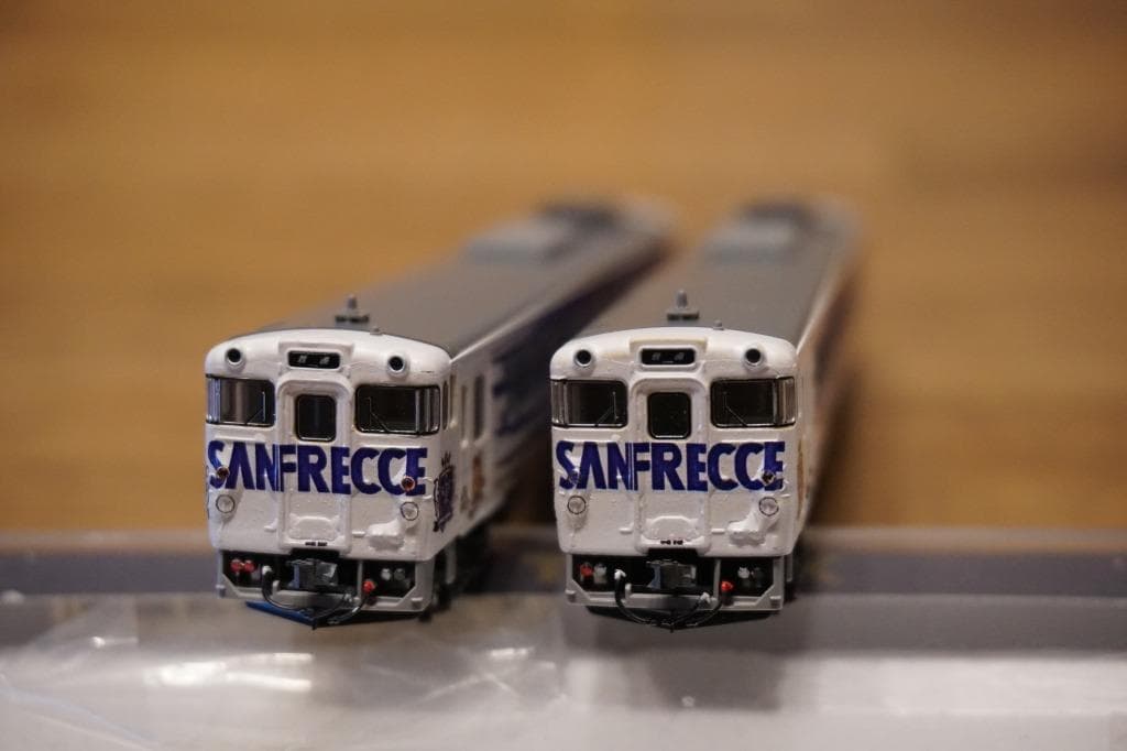 キハ40-2081 2132 サンフレッチェ　応援ラッピング仕様 Ｍ車+T車