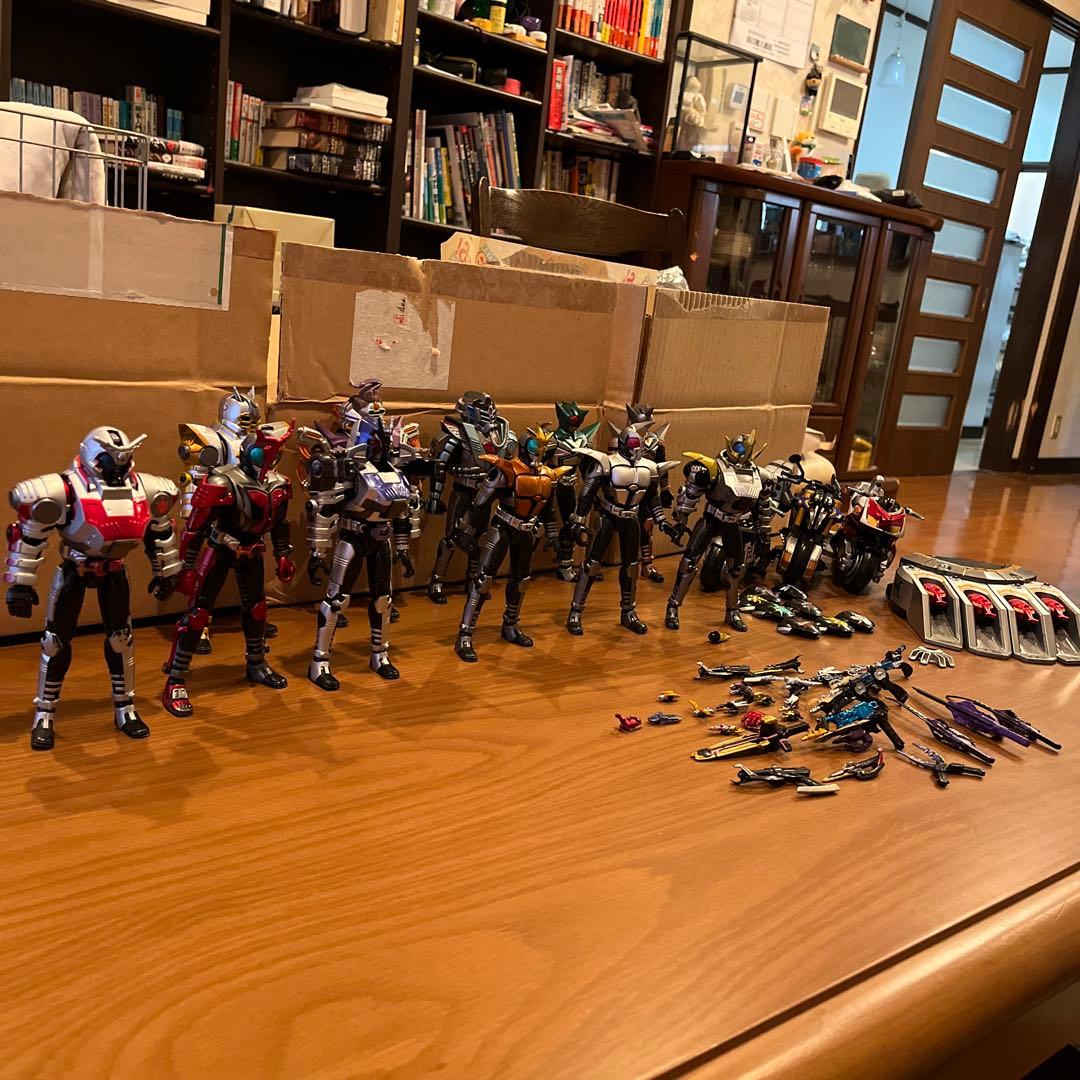 d*9様 絶版　仮面ライダーカブトフィギュアセット 武器付き　バイク付き　説明書